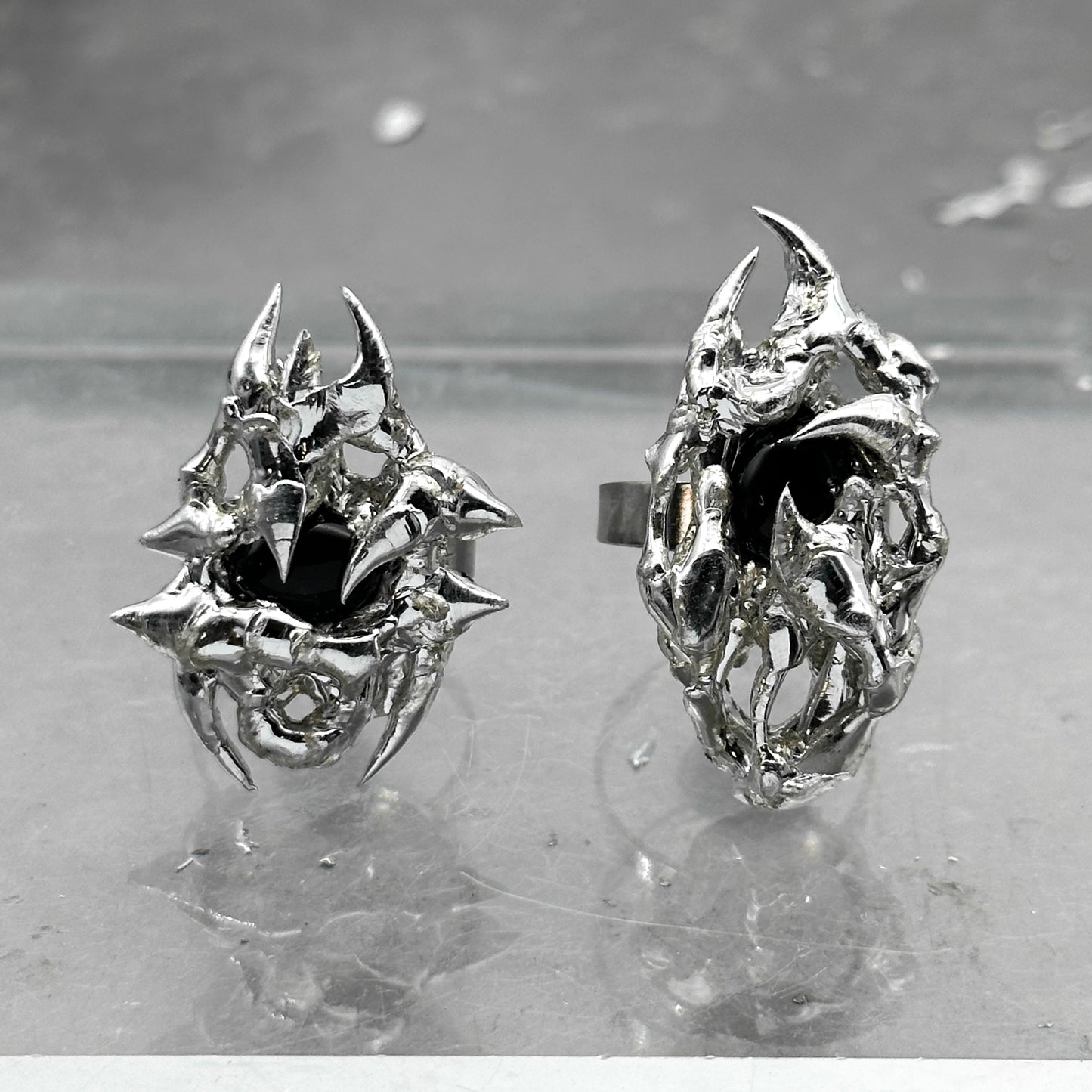 Soldered black open ring