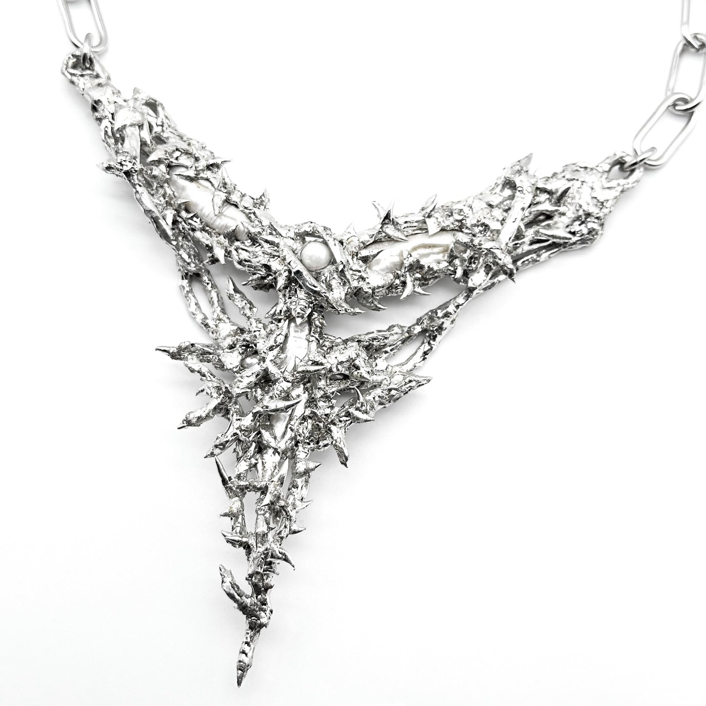 Soldered pearl thorns necklace