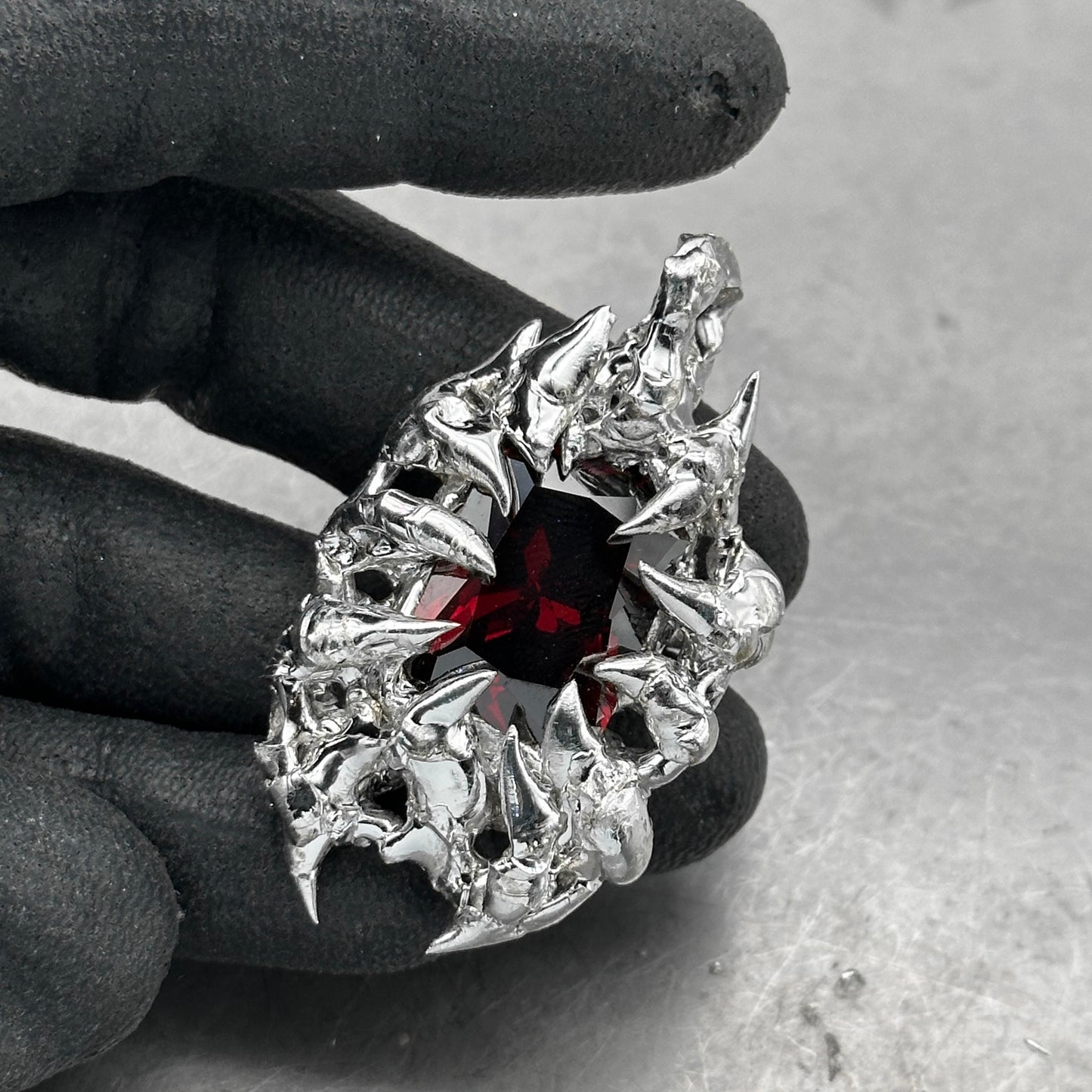 Soldered gem thorns pendant necklace
