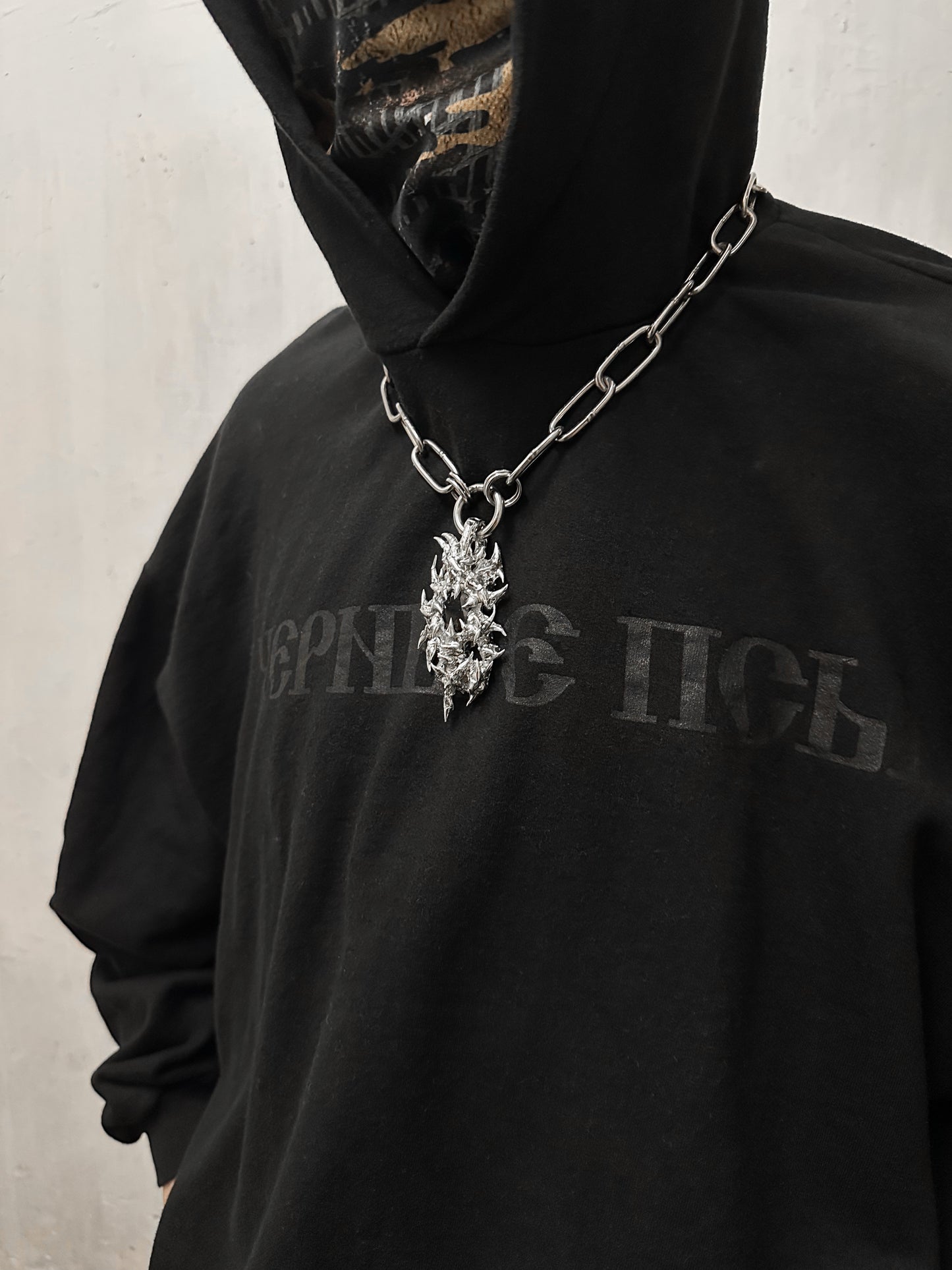 Soldered black gem pendant chunky necklace