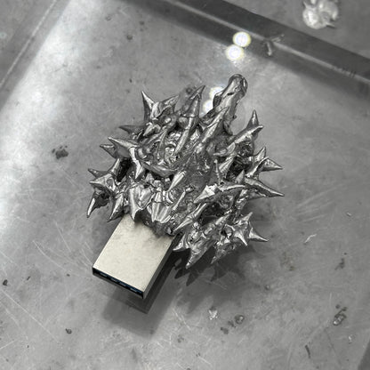 Soldered Thorns USB Necklace 03