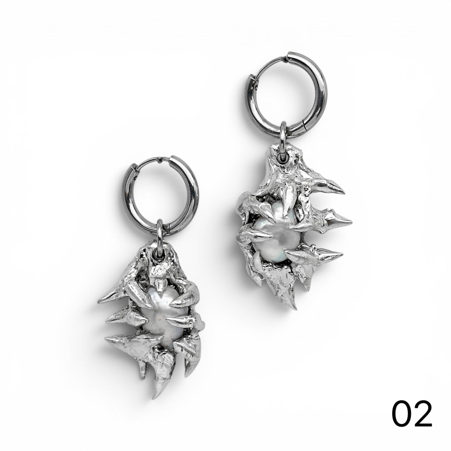 Soldered Thorns Pearl Earrings