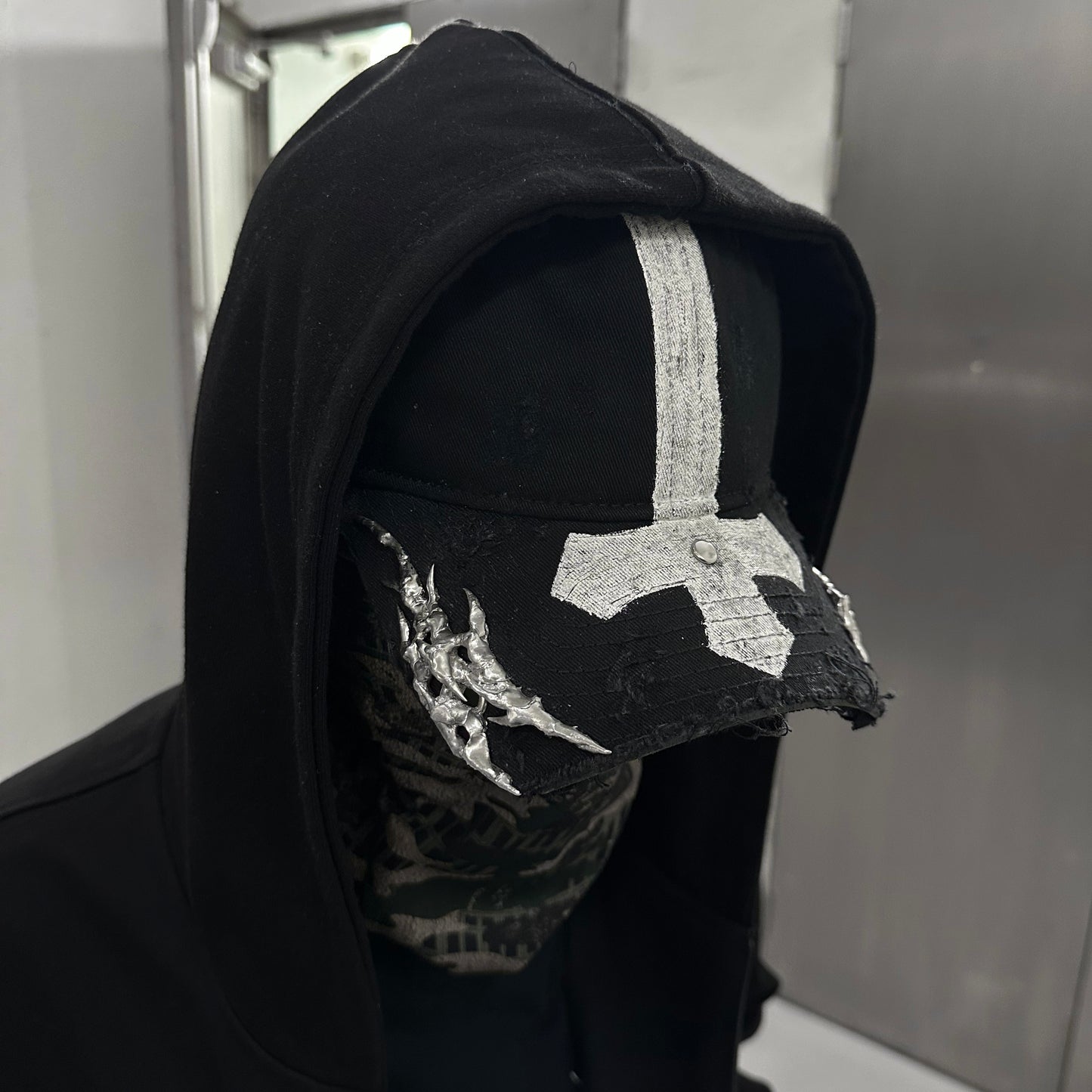 Upside Down Cross Soldered Thorns Cap 03