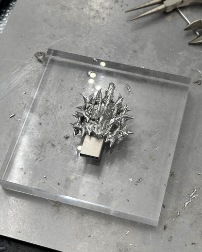 Soldered Thorns USB Necklace 03